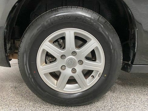 Used 2012 Chrysler Town & Country Touring image 23