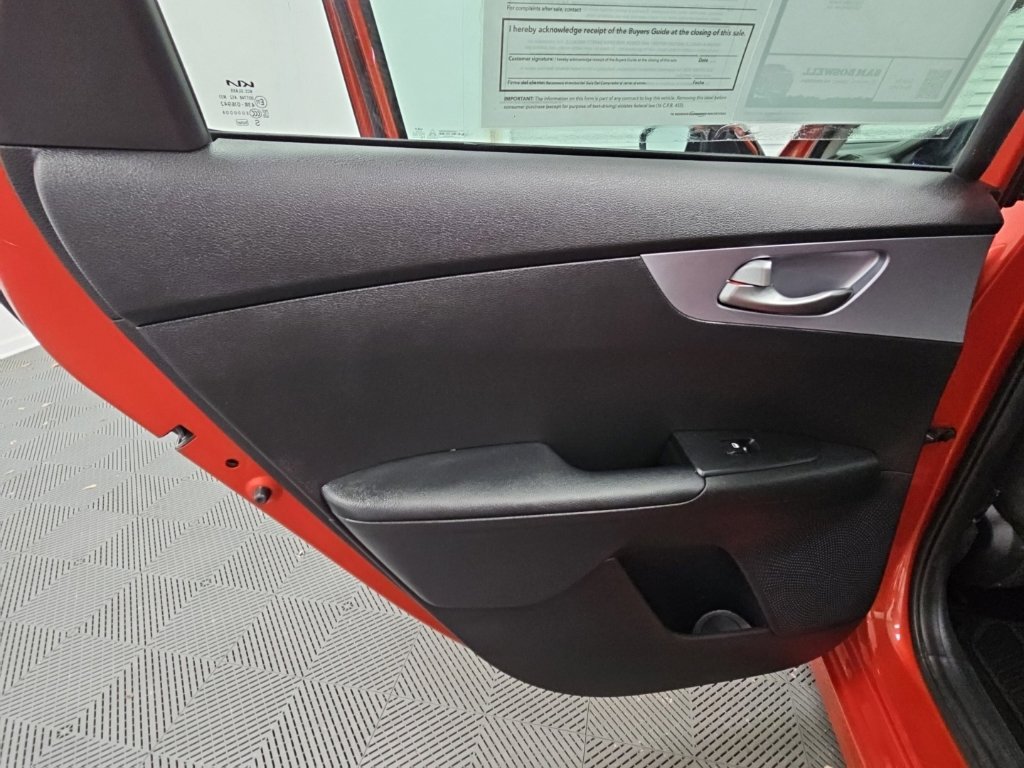 Used 2022 Kia Forte LXS FWD image 27