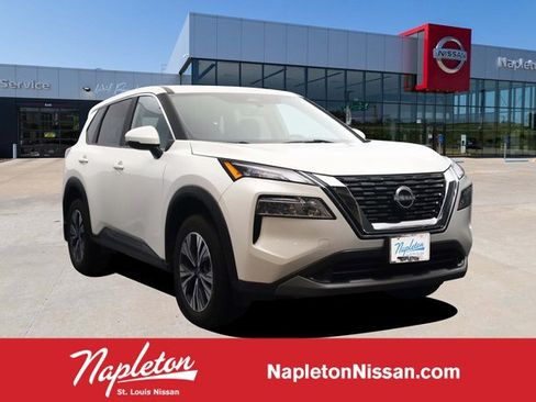 Used 2023 Nissan Rogue SV image 1