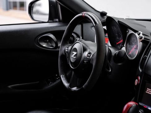 Used 2020 Nissan 370Z Coupe image 16