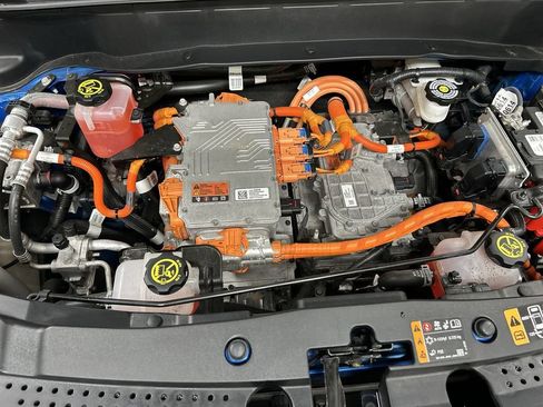 Used 2022 Chevrolet Bolt EUV LT w/ Comfort Package FWD image 23