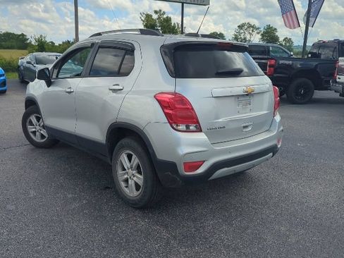 Used 2021 Chevrolet Trax LT w/ Premium Seat Package AWD/4WD image 7