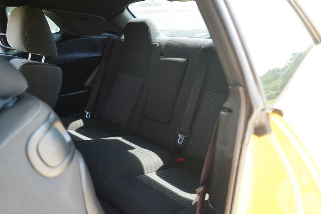 Used 2018 Dodge Challenger R/T RWD image 9