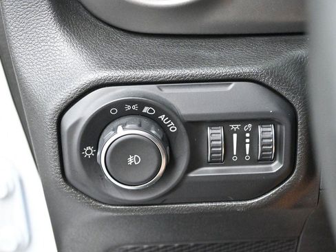 Used 2022 Jeep Wrangler Sport AWD/4WD image 26