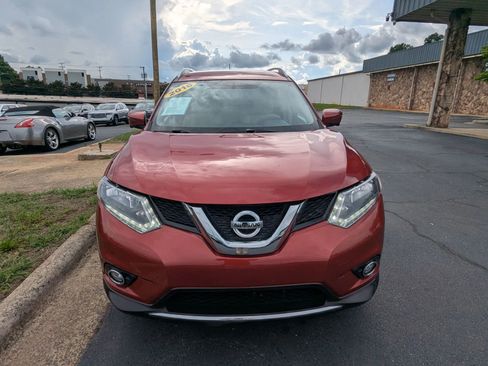 Used 2016 Nissan Rogue SV w/ SV Premium Package AWD/4WD image 2
