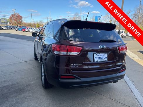 Used 2017 Kia Sorento LX image 3