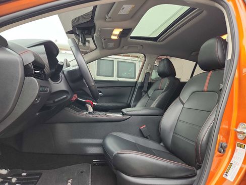 Used 2024 Nissan Sentra SR w/ SR Premium Package image 13