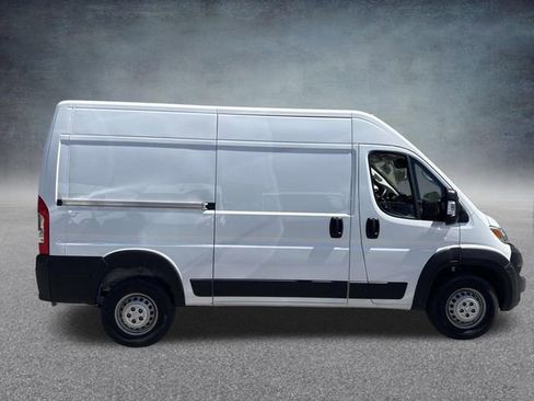 Used 2025 RAM ProMaster 2500 w/ Convenience Group FWD image 5