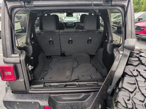 Used 2025 Jeep Wrangler Unlimited Rubicon w/ Convenience Group image 28