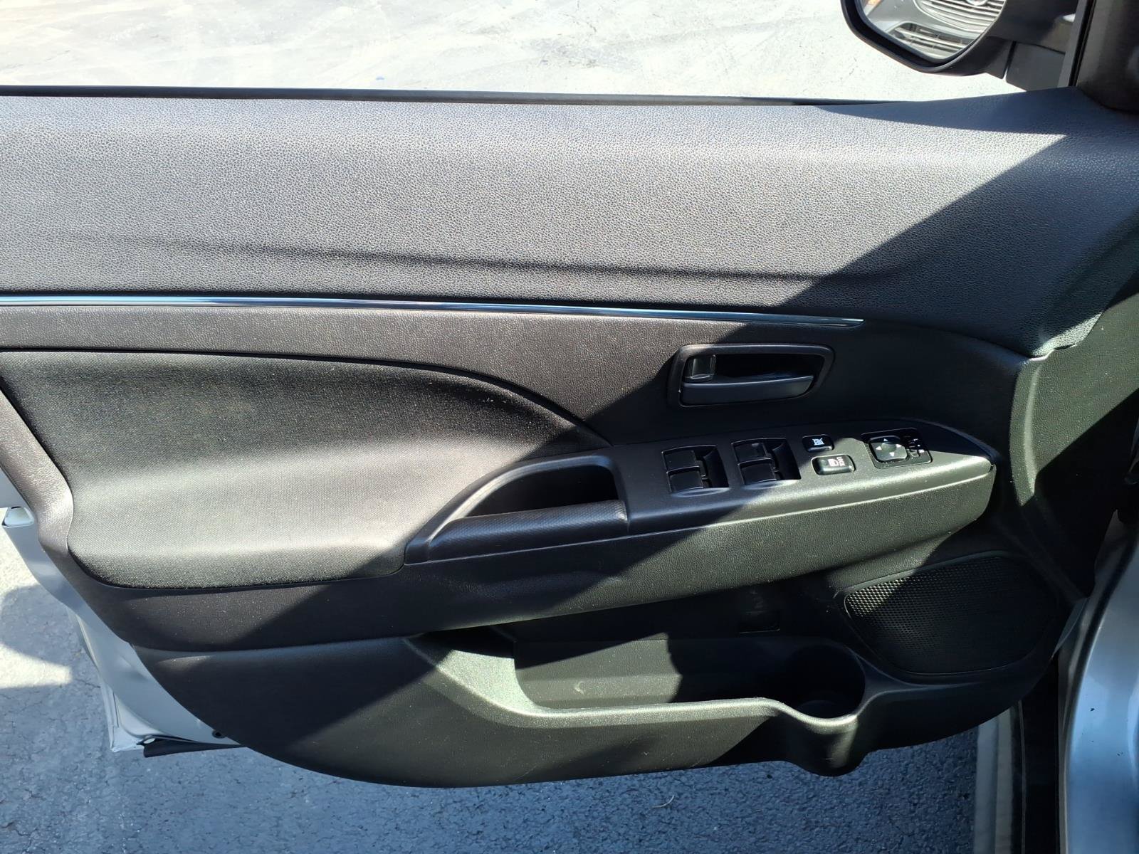 Used 2015 Mitsubishi Outlander Sport ES AWD/4WD image 16