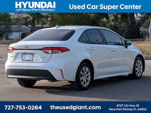 Used 2024 Toyota Corolla LE image 5