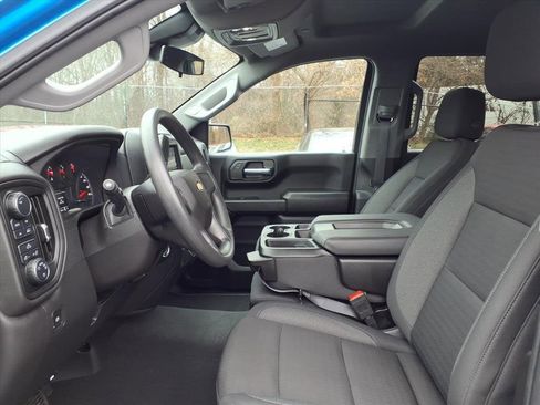 Used 2025 Chevrolet Silverado 1500 Custom w/ Turbomax Blackout Package image 12