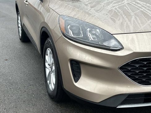 Used 2021 Ford Escape SE image 11