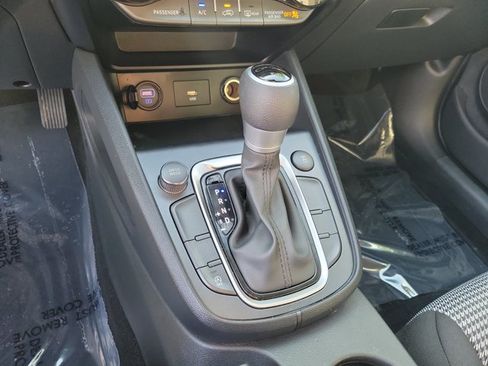 Used 2023 Hyundai Kona SE AWD/4WD image 32