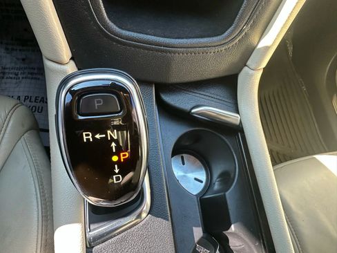 Used 2018 Cadillac XT5 Luxury image 28