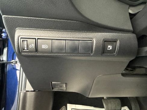 Used 2021 Toyota Corolla LE w/ Carpet Mat Package (TMS) FWD image 12