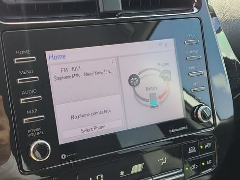Certified 2021 Toyota Prius XLE FWD image 18