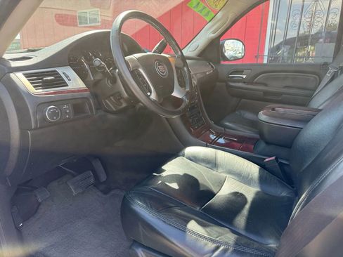 Used 2008 Cadillac Escalade ESV AWD image 15