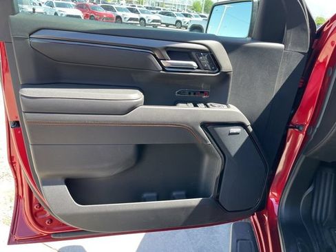 Used 2025 GMC Sierra 1500 AT4 w/ AT4 Premium Package AWD/4WD image 15