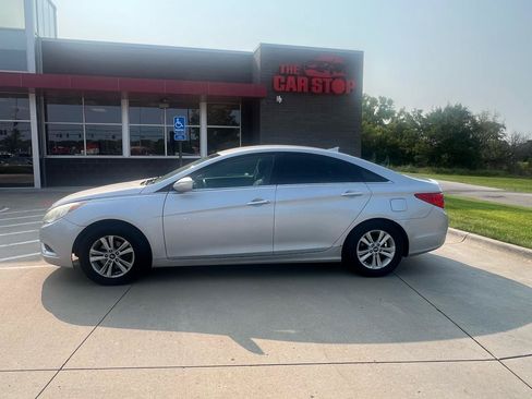 Used 2011 Hyundai Sonata GLS w/ Popular Equipment Pkg 2 FWD image 1
