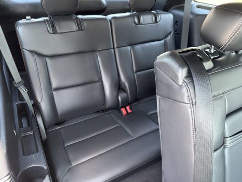 Used 2024 Ford Explorer XLT w/ Equipment Group 202A image 18