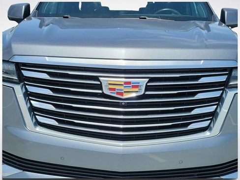 Certified 2022 Cadillac Escalade Premium Luxury Platinum AWD/4WD image 9