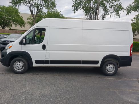 Used 2025 RAM ProMaster 2500 w/ Convenience Group FWD image 7