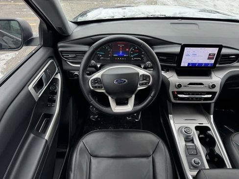 Certified 2023 Ford Explorer XLT w/ Equipment Group 202A image 5