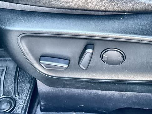 Used 2020 Ford Escape Titanium AWD/4WD image 31