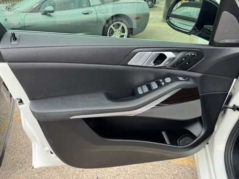 Used 2021 BMW X7 xDrive40i w/ Premium Package image 17