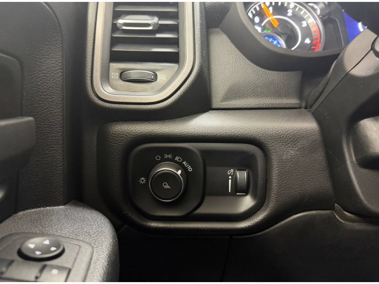 Used 2022 RAM 3500 Tradesman AWD/4WD image 18