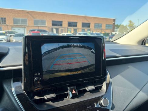 Used 2025 Toyota Corolla LE FWD image 22