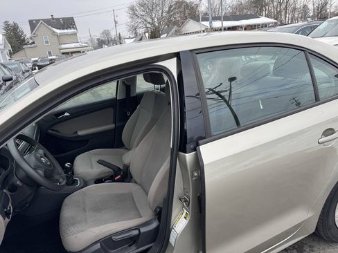 Used 2013 Volkswagen Jetta S FWD image 13