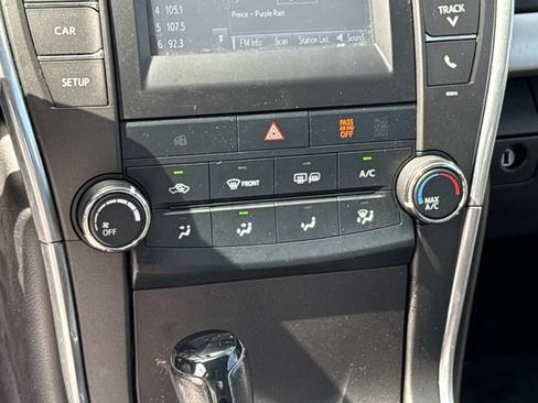 Used 2017 Toyota Camry SE FWD image 21