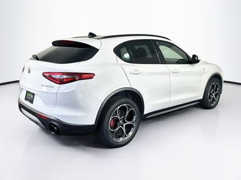 Used 2023 Alfa Romeo Stelvio Ti AWD/4WD image 9
