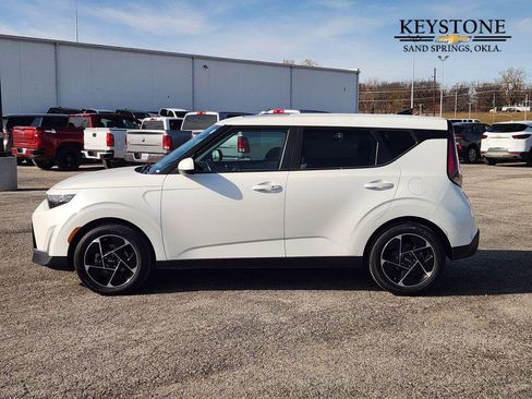 Used 2023 Kia Soul EX image 4