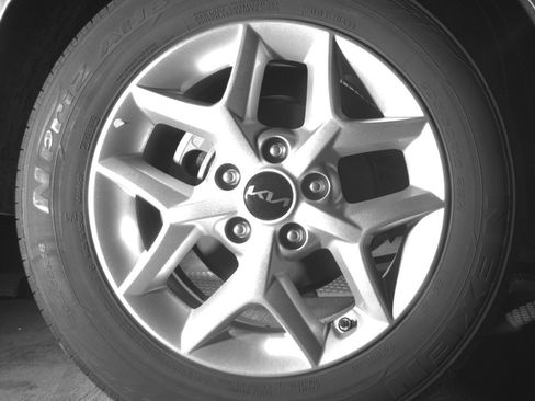 Used 2025 Kia Soul LX w/ LX Technology Package image 15