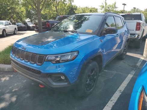 Used 2024 Jeep Compass Trailhawk AWD/4WD image 2