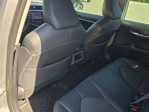 Used 2019 Toyota Camry SE FWD image 23