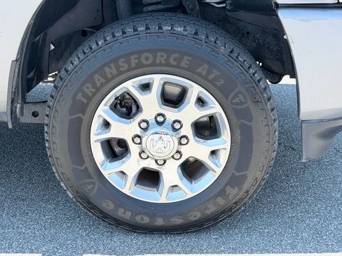 Used 2024 RAM 2500 Laramie AWD/4WD image 39