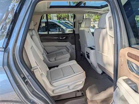 Used 2022 GMC Yukon Denali w/ Denali Premium Package image 17