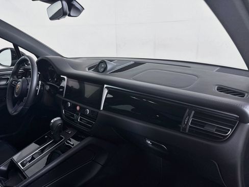 Certified 2026 Porsche Macan Turbo AWD/4WD image 29