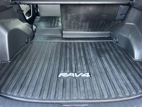 Used 2025 Toyota RAV4 XLE w/ Convenience Package FWD image 18