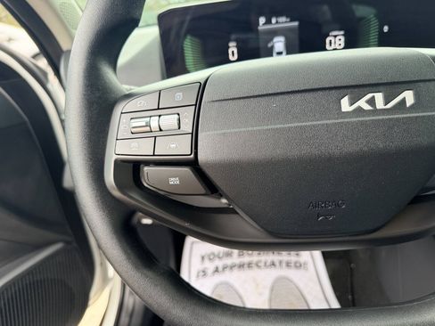 Used 2025 Kia K4 FWD image 29