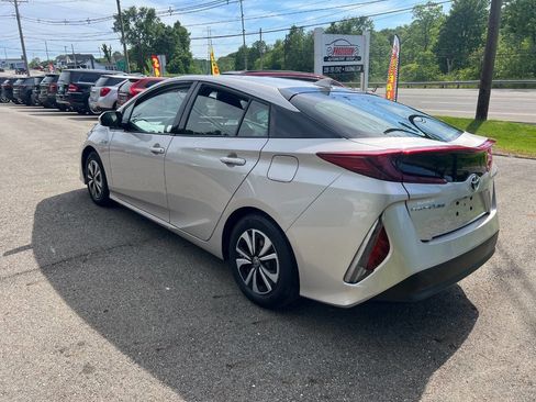 Used 2017 Toyota Prius Prime Premium w/ Carpet Mat Package FWD image 5