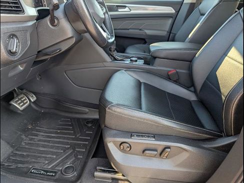 Used 2022 Volkswagen Atlas SEL R-Line image 11