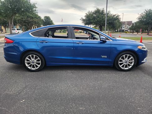 Used 2017 Ford Fusion Energi Titanium FWD image 8