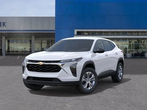 New 2026 Chevrolet Trax LS w/ Driver Confidence Package FWD image 6