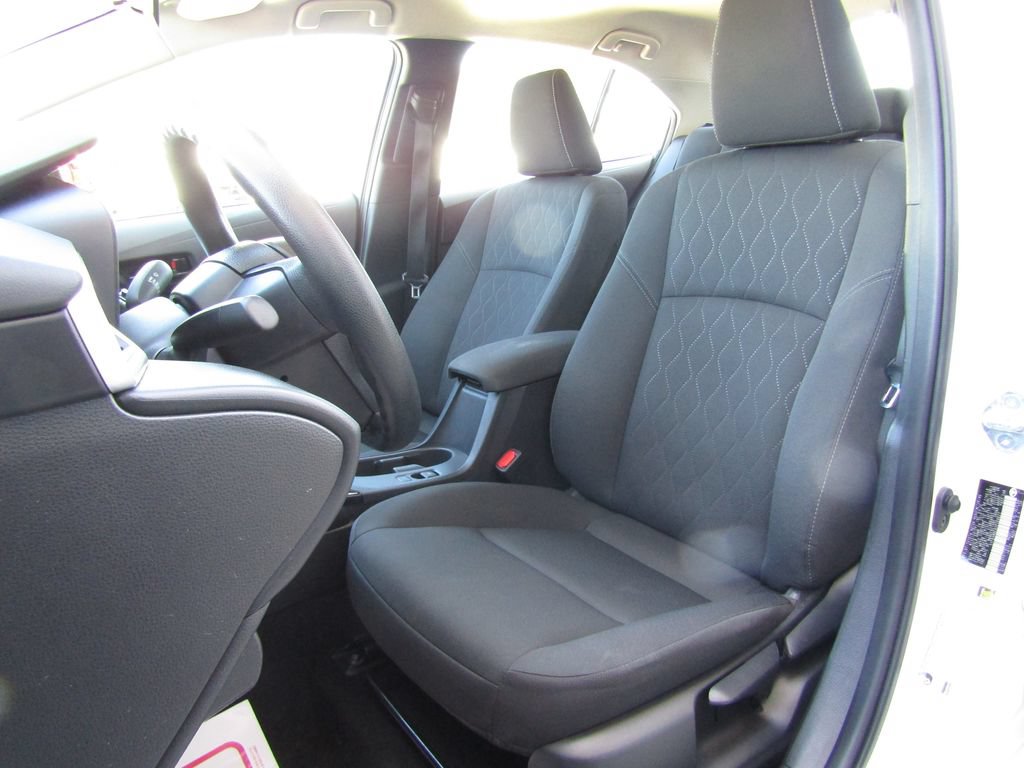 Used 2025 Toyota Corolla LE FWD image 13