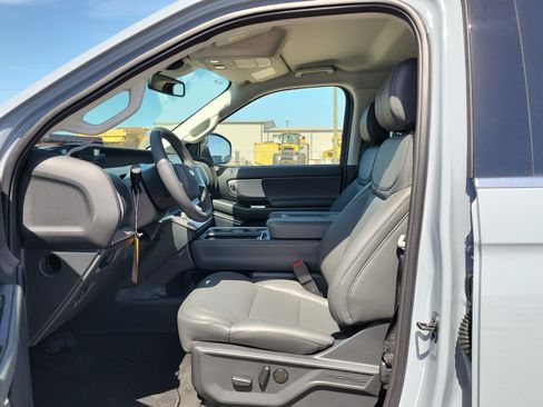New 2027 Ford Expedition Max Active RWD image 17
